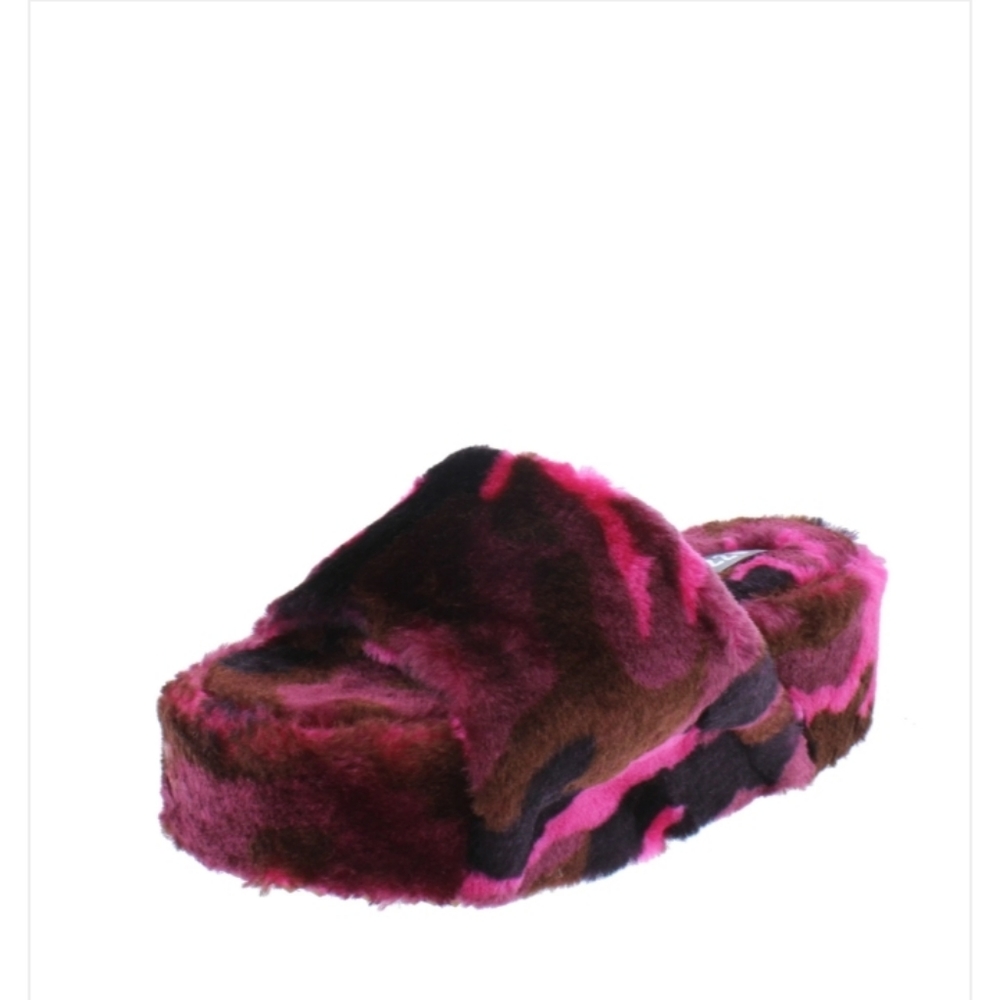 NEW IN BOX "FURRY FLIRT"